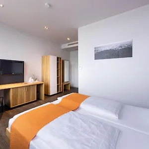 amh-airport-messe-hotel-stuttgart.stuttgart-hotel.com/